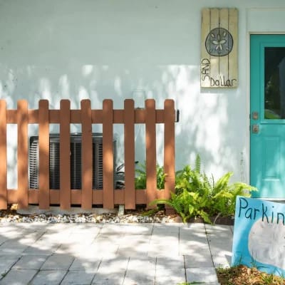 Walk 2 Restaurants-King Bed-Near Beaches & IMG.